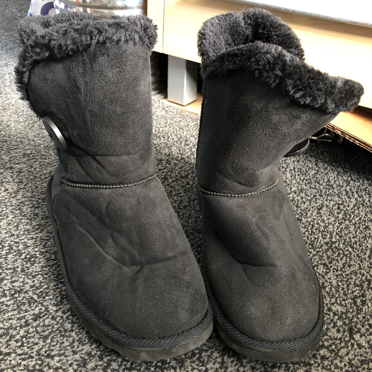 Warm black winter boots Fluffy on the inside, they... - Depop