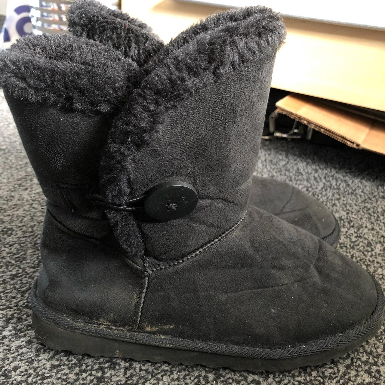 Warm black winter boots Fluffy on the inside, they... - Depop