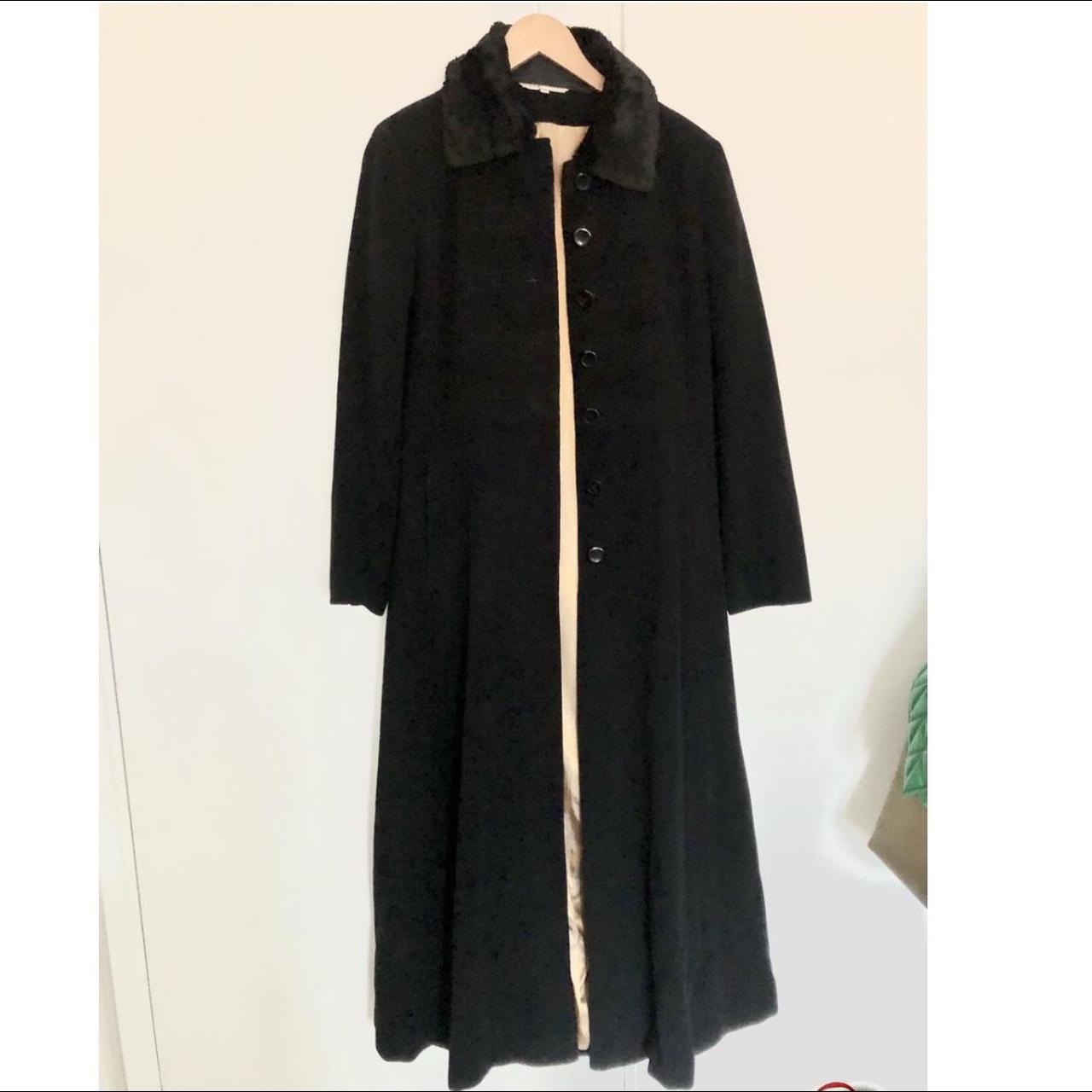 Laura Ashley Women's Black | Depop