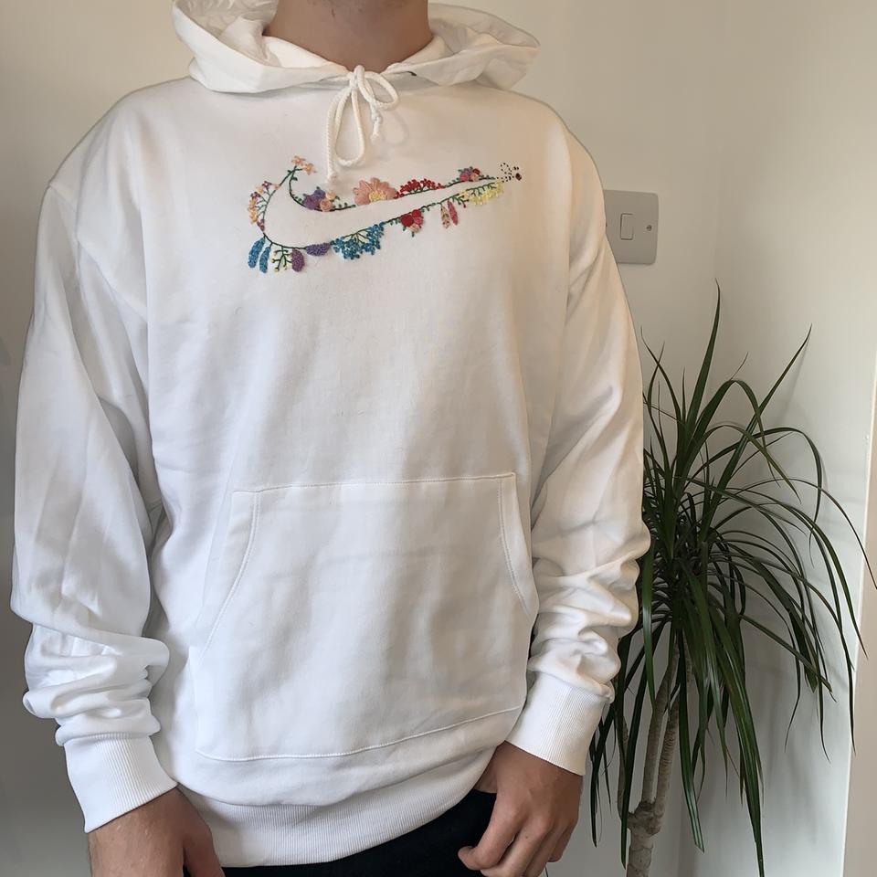 Nike floral embroidered discount hoodie