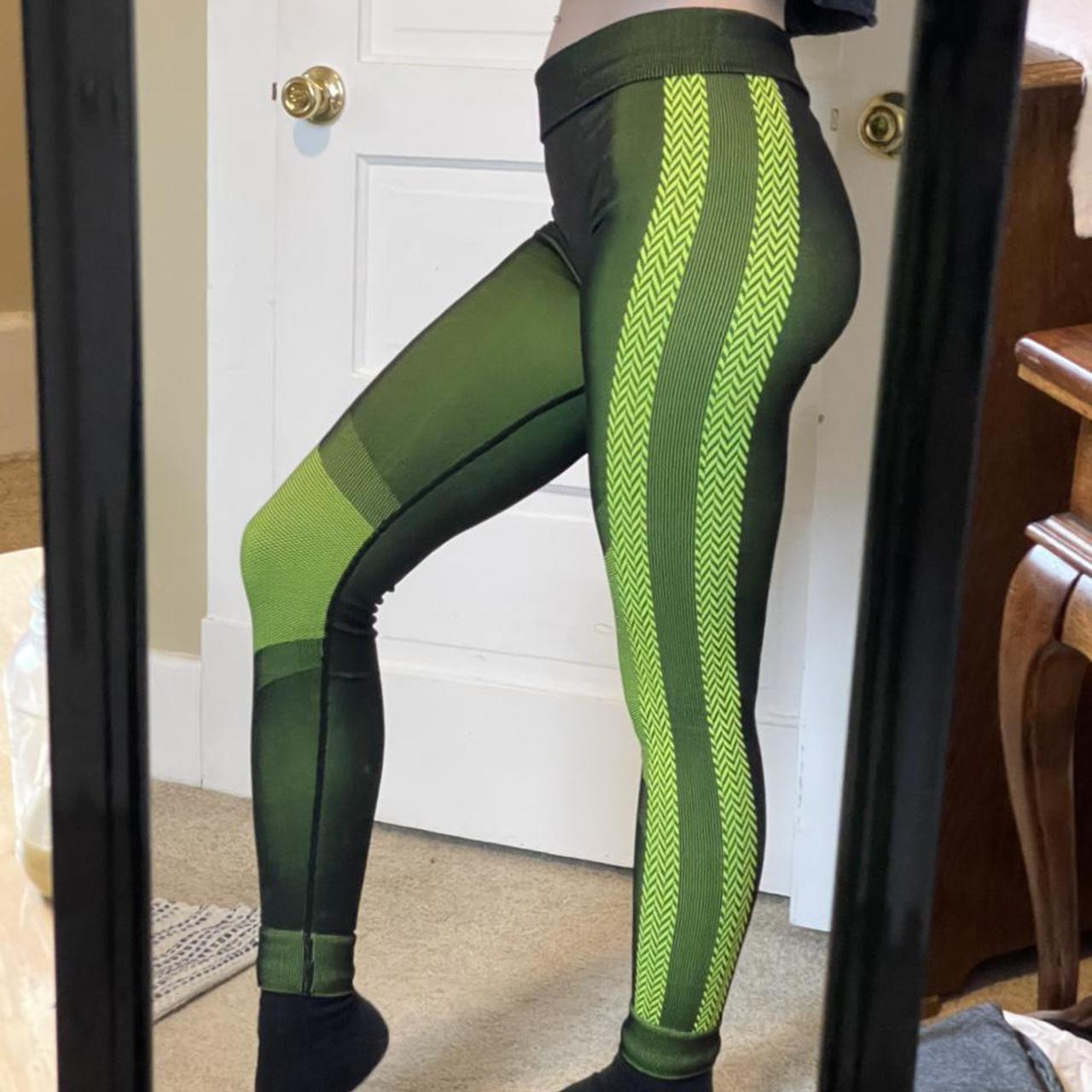 Fabletics leggings that I don't even know how to - Depop