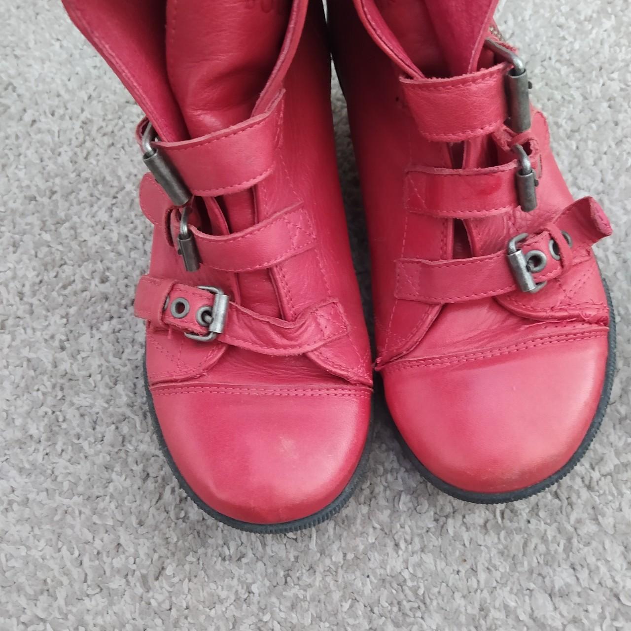 Amy huberman 2024 pink boots