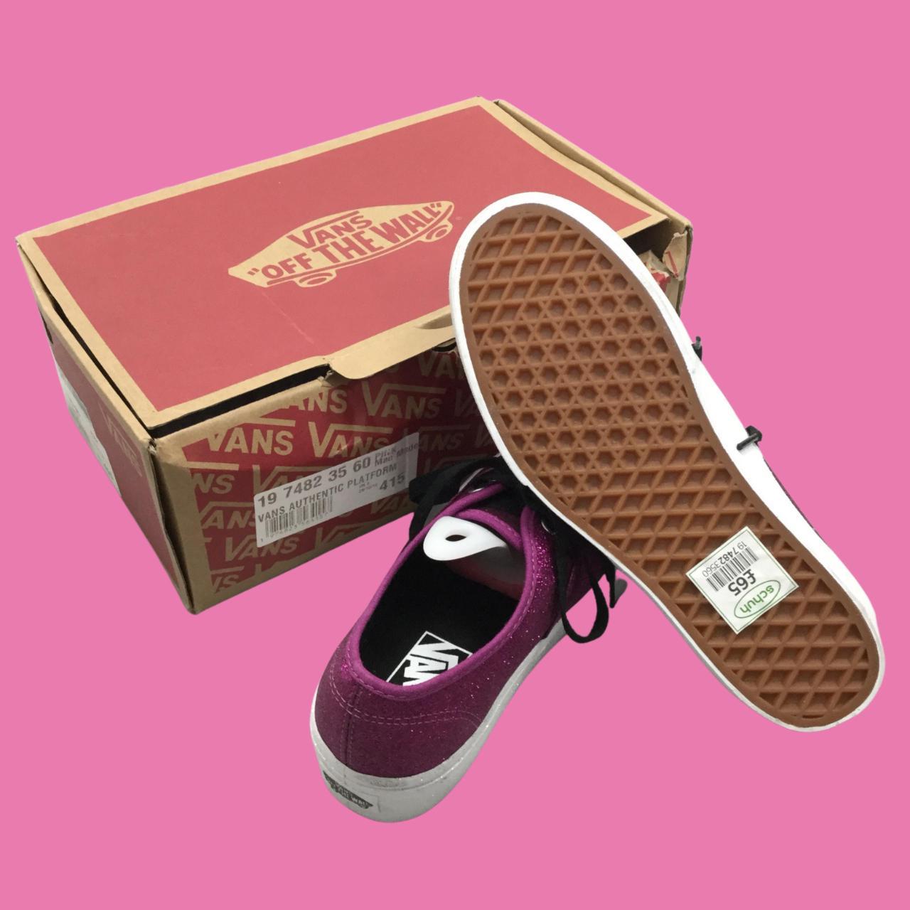 Product Image 3 - D8-08
VANS Trainers
-Glittered 
-Purple
-Lace up
-Ankle rise

Condition-