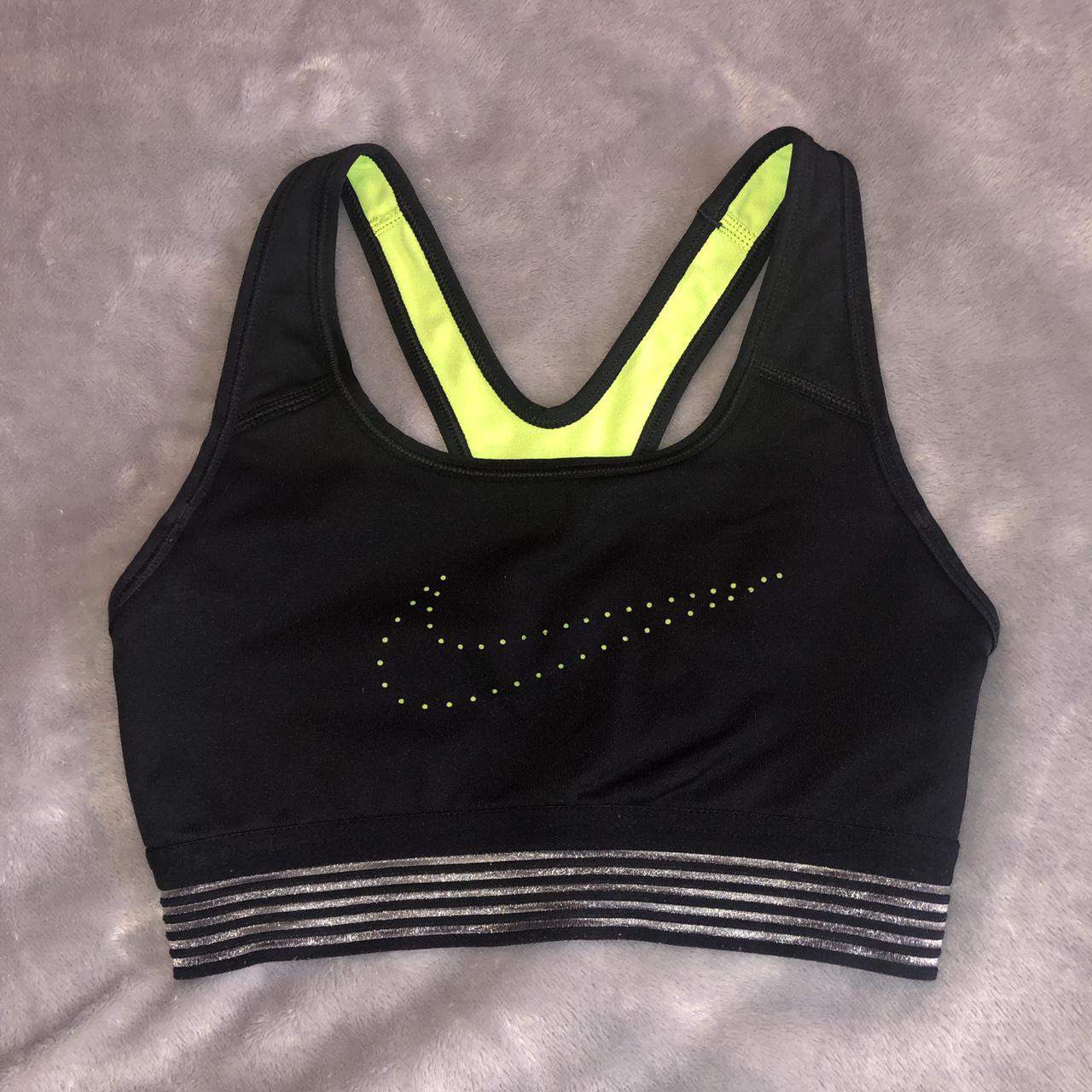 Nike Women's Black Bra | Depop