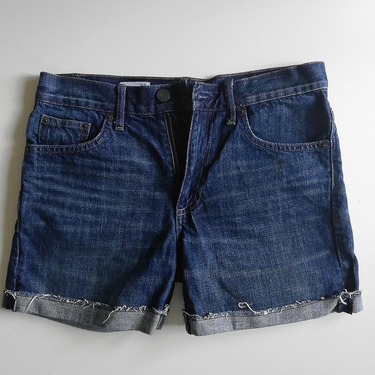 Gap Women's Navy Shorts | Depop