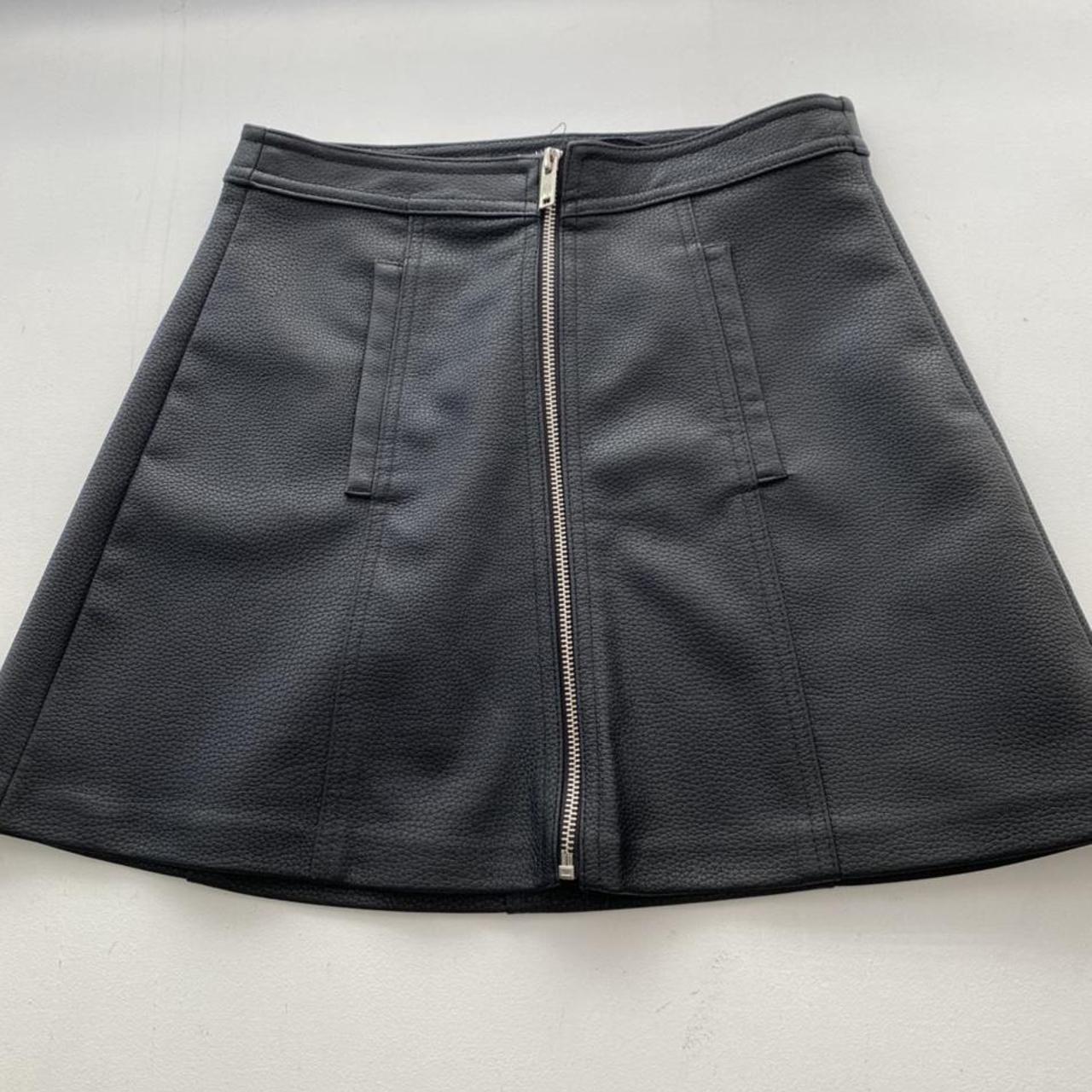 Black leather skirt bershka best sale