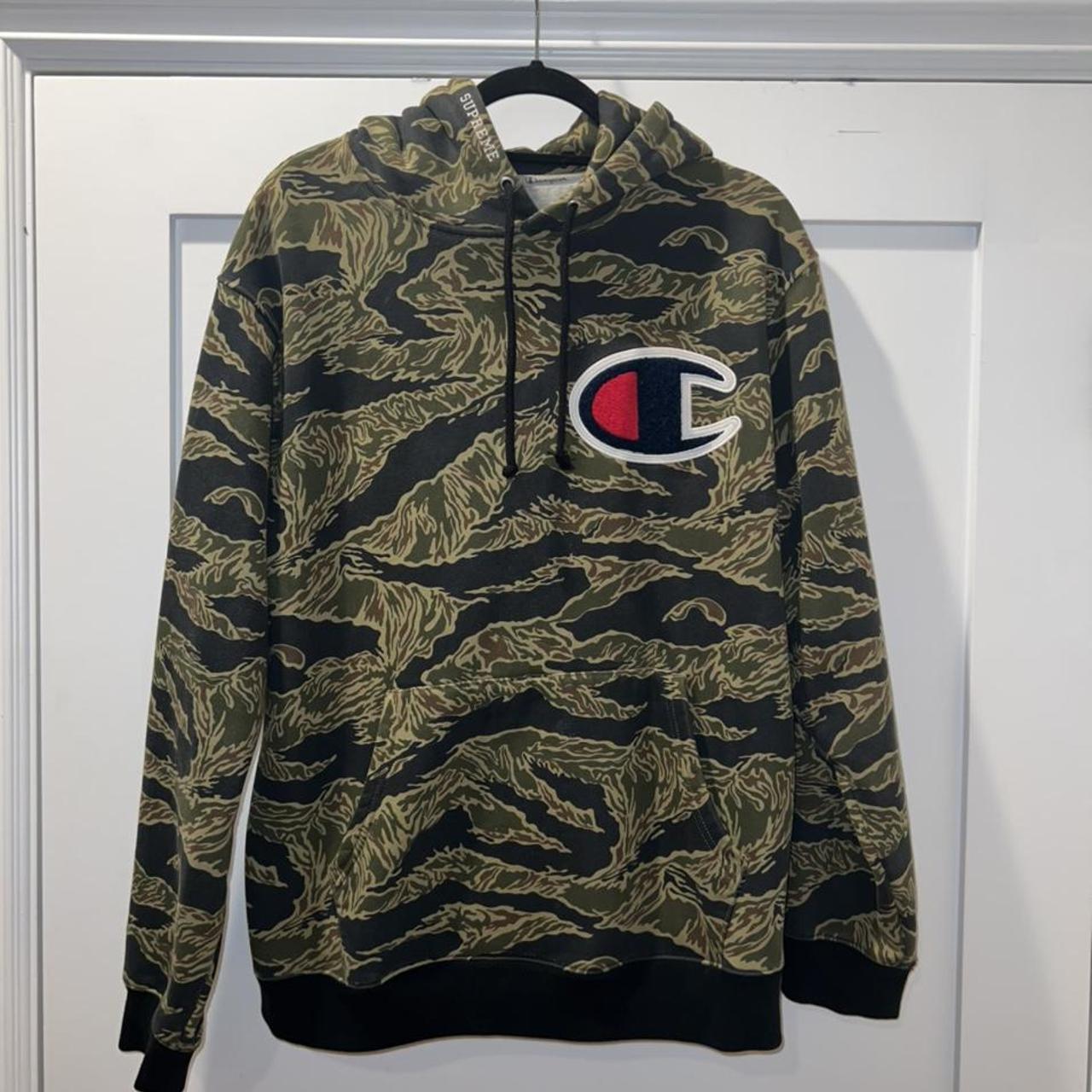 Camo supreme hoodie size small and taking offers - Depop