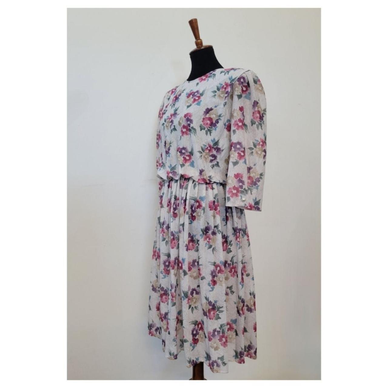 Vintage 1980's Floral Flowy Knee Length Dress by - Depop