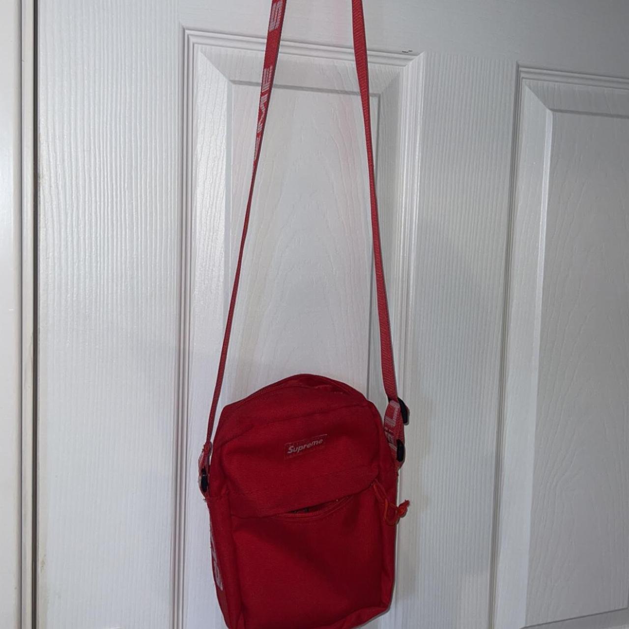 Supreme ss18 hotsell shoulder bag red