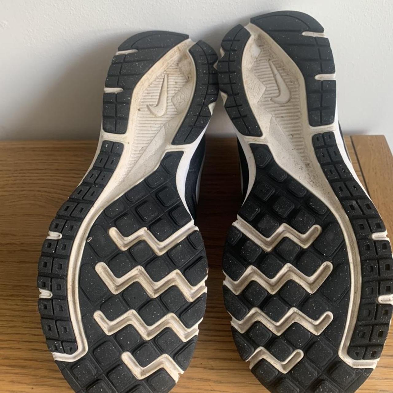 black and white mens nike trainers