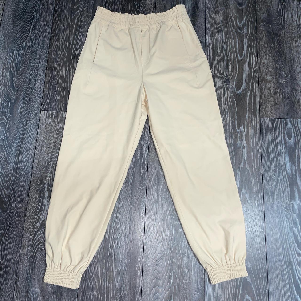 Cream outlet joggers zara