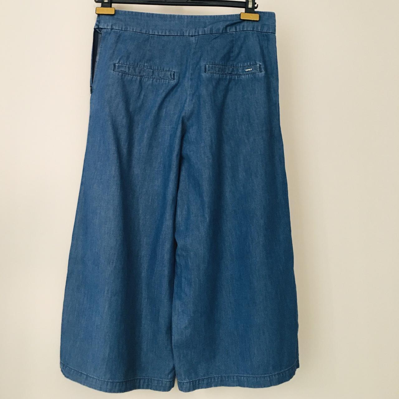 Pantaloni in jeans leggero , modello a palazzo.... - Depop