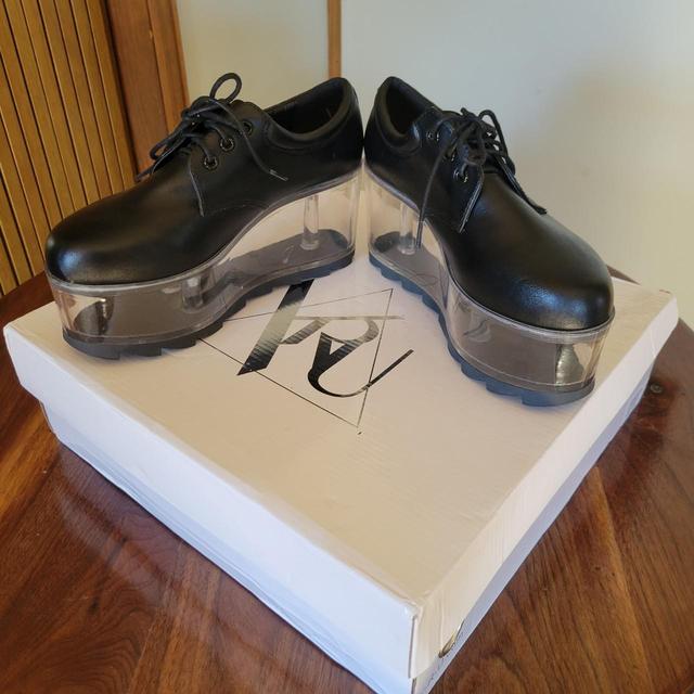 platform container shoes