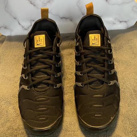 Nike vm outlet black and gold