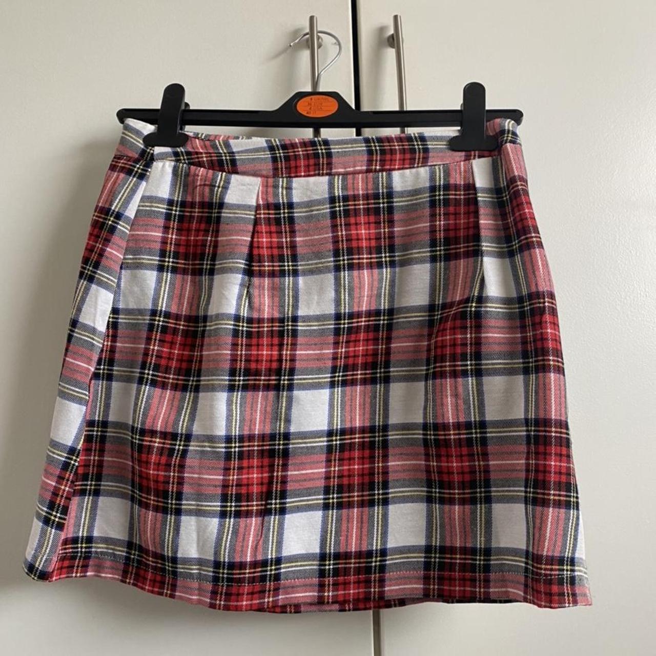 Tartan mini skirt. Never been worn before as didn’t... - Depop