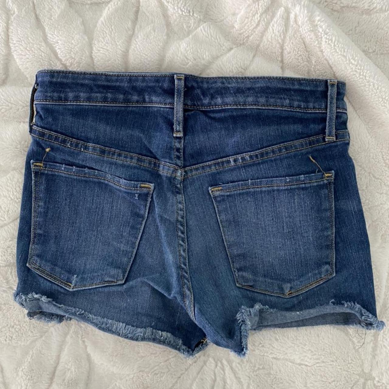 Massimo Dutti Women's Blue and Navy Shorts | Depop