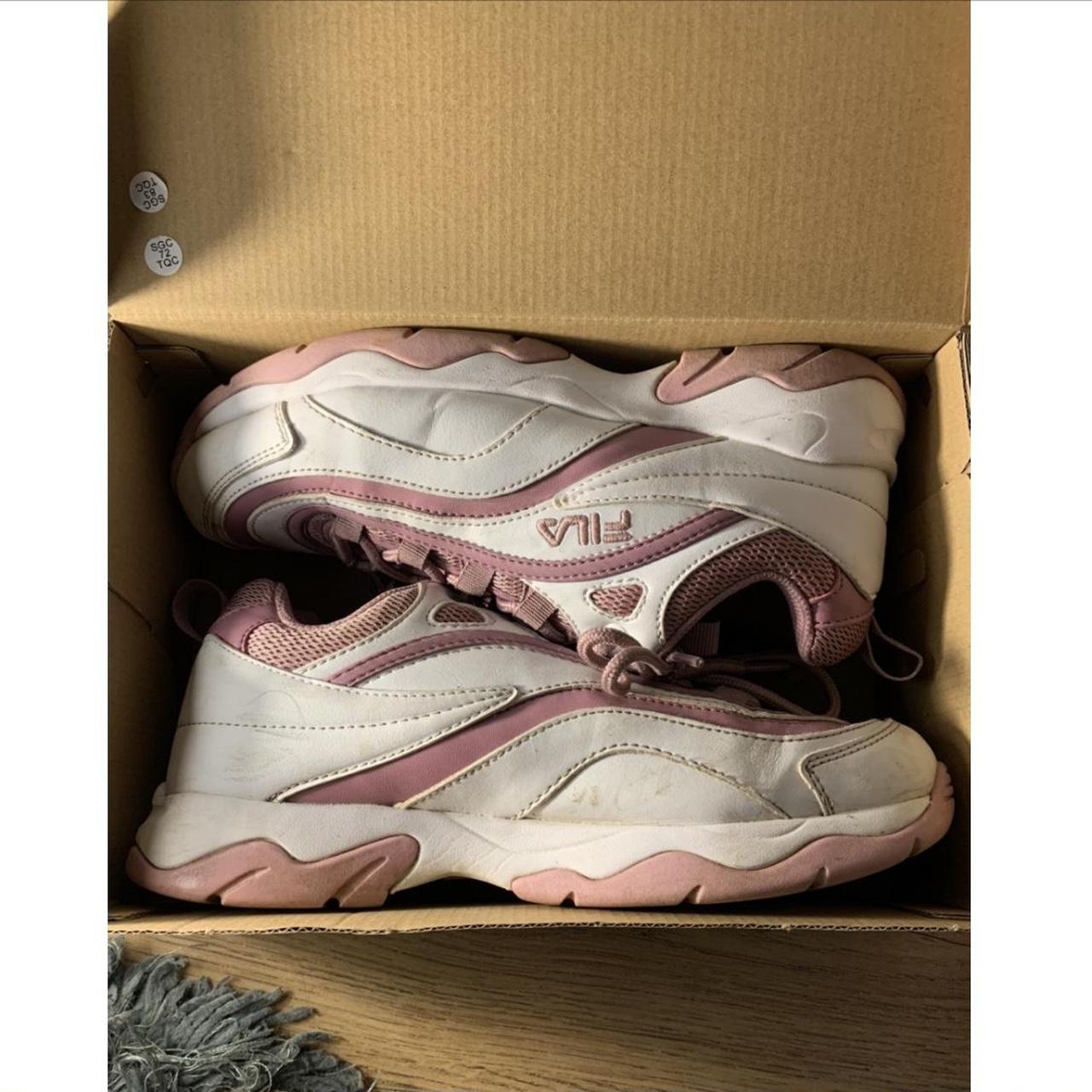 girls pink fila trainers