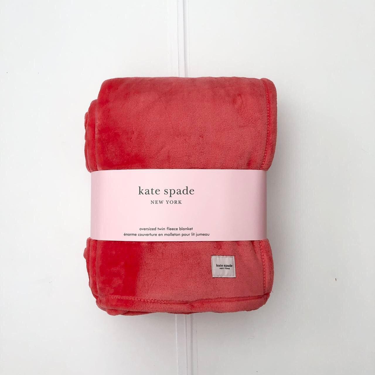 Kate selling Spade Queen Fleece Blanket Red