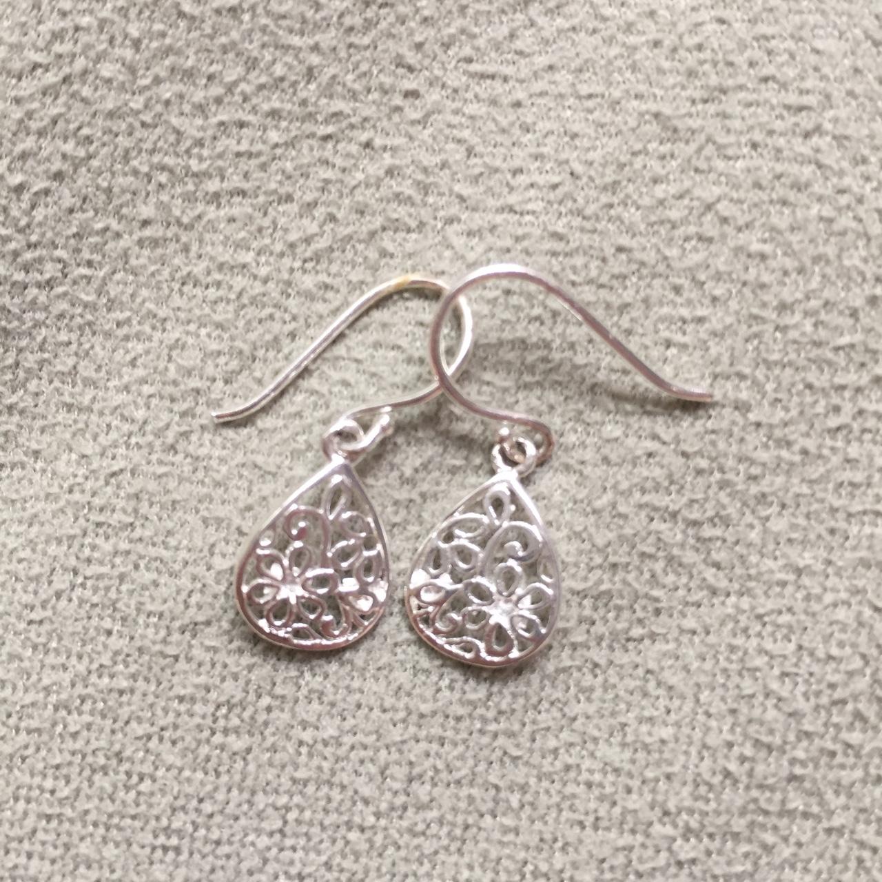 Product Image 1 - silver flower pear earrings, never
