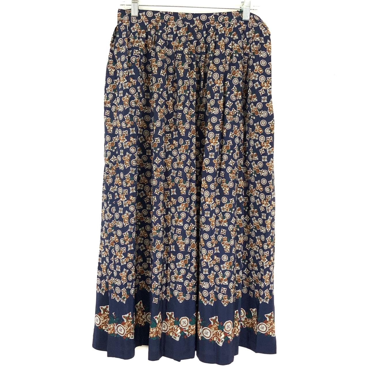 Product Image 1 - Beautiful 1990s 100% silk skirt