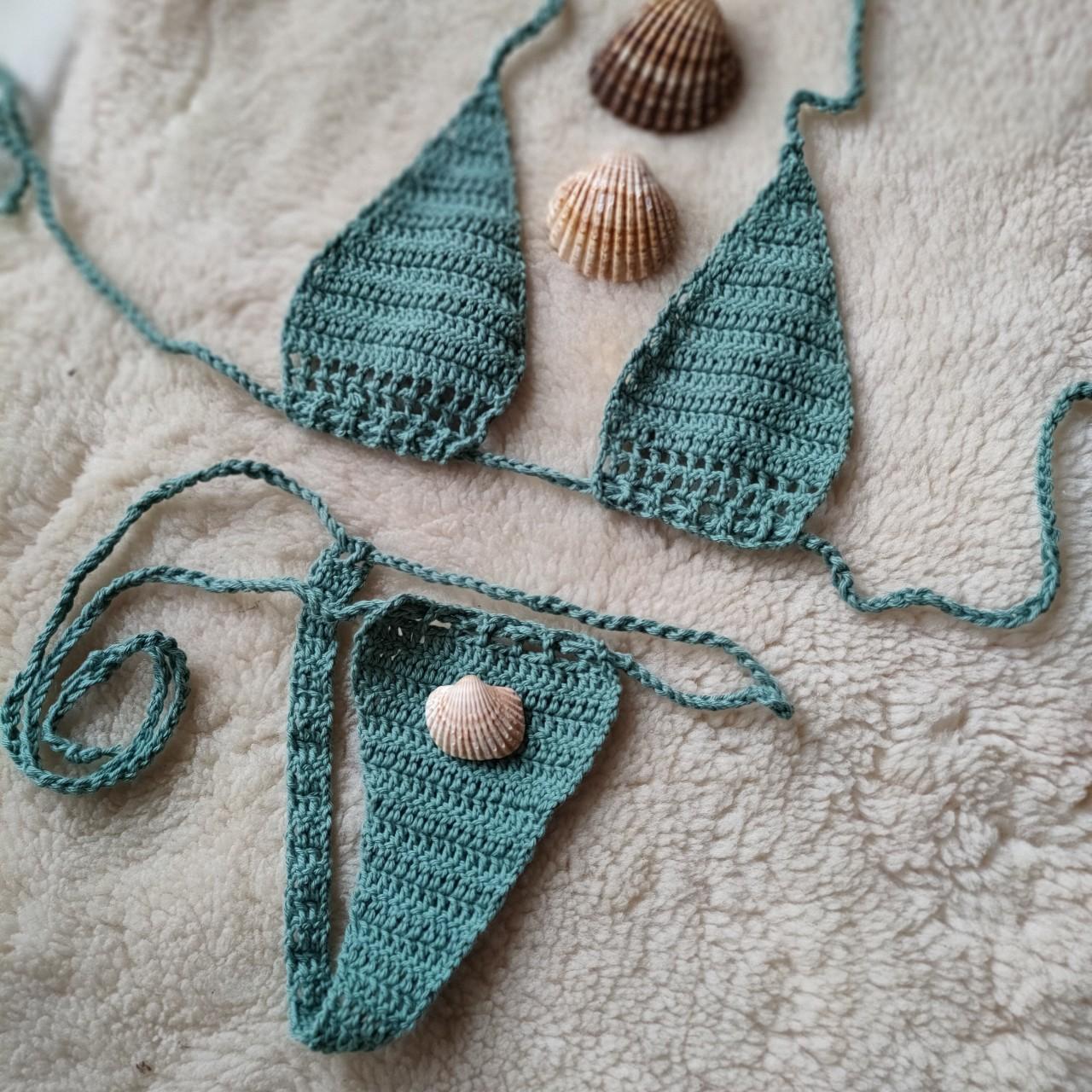 Crochet seashell bikini top 