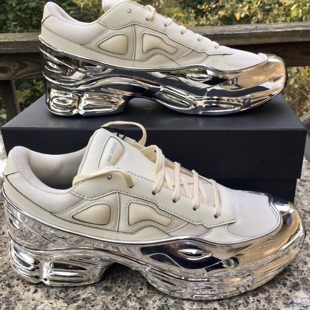 Raf simons cheap ozweego chrome