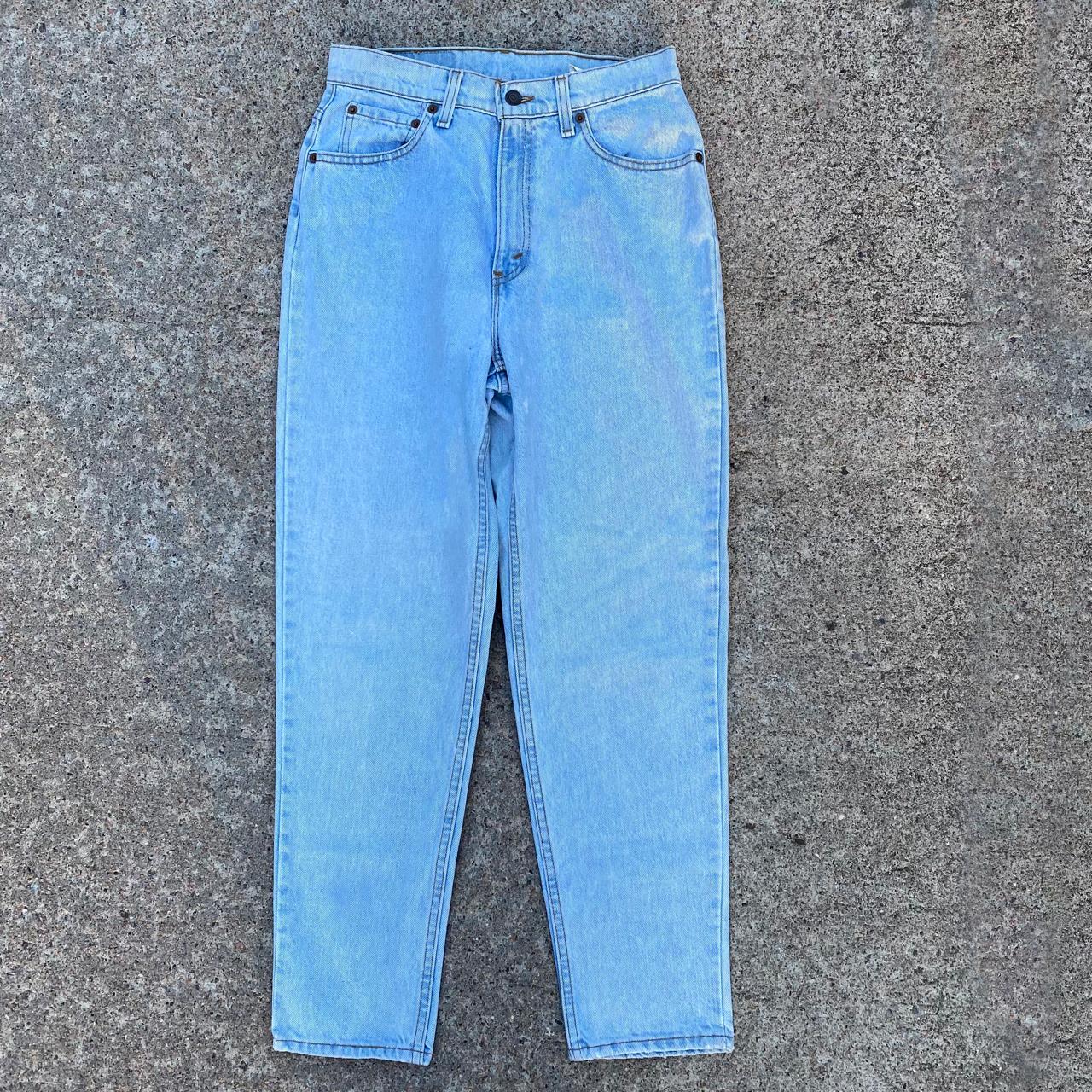 Vintage 90's Light Wash Levi's High Waisted Mom Jeans - Jeans