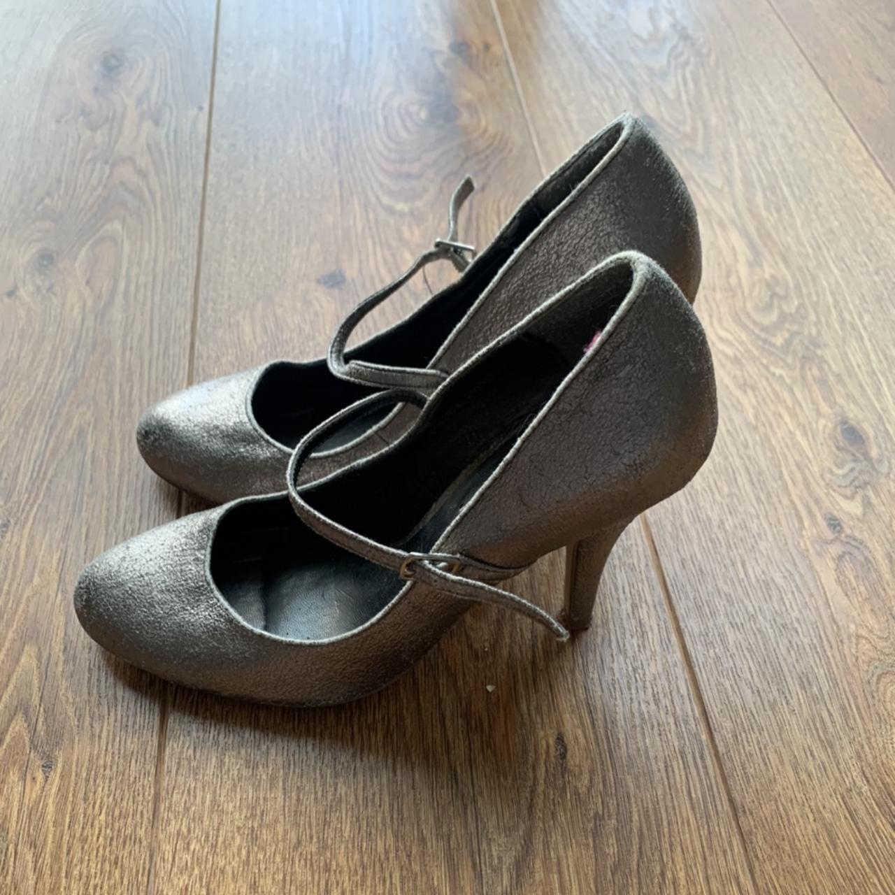 Women’s heels size 4 silver glitter Depop