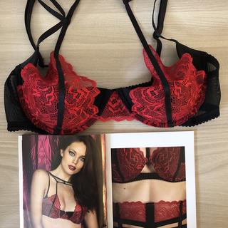 The prettiest yamamay bra with beautiful lace detail - Depop