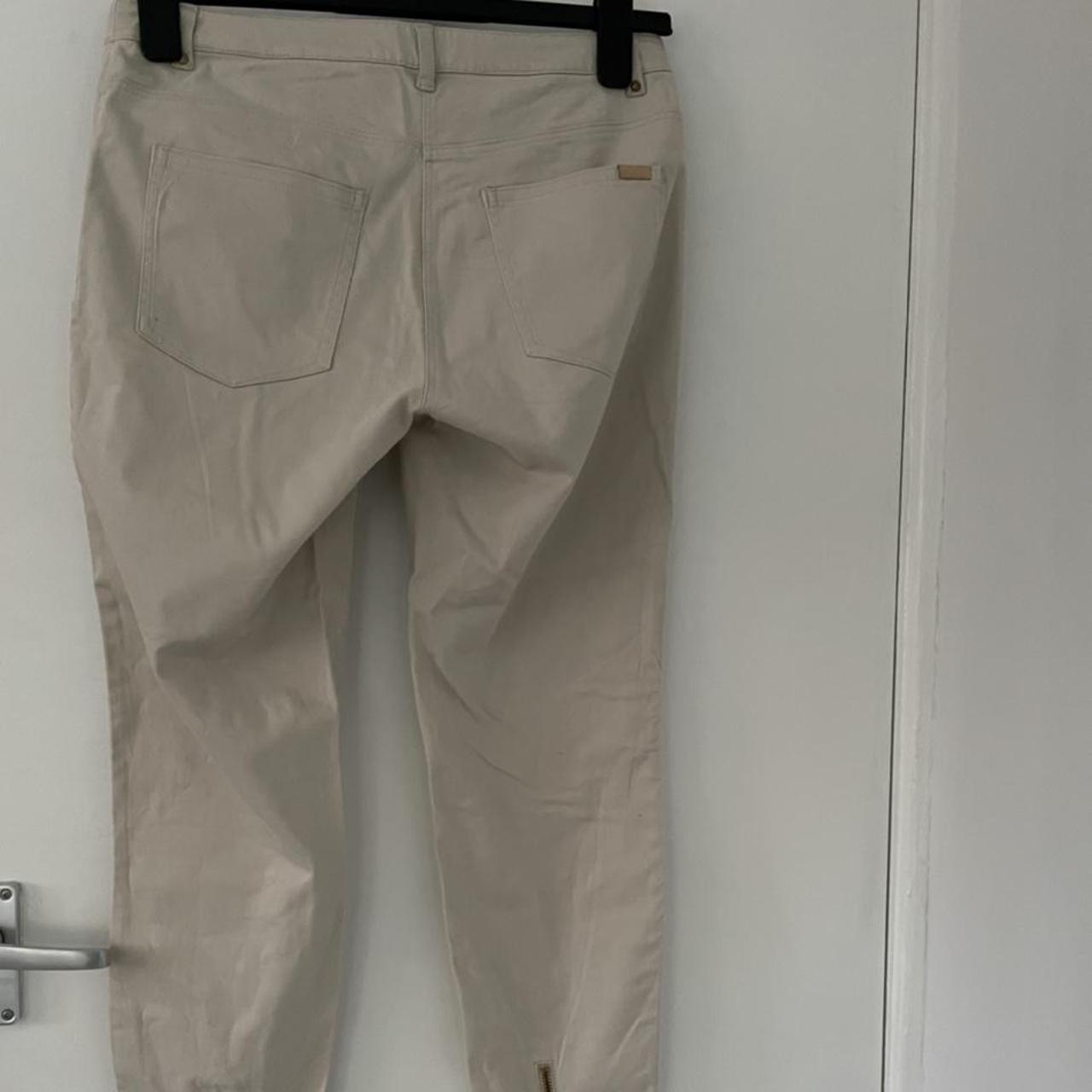 H&M Women's Cream Trousers Depop