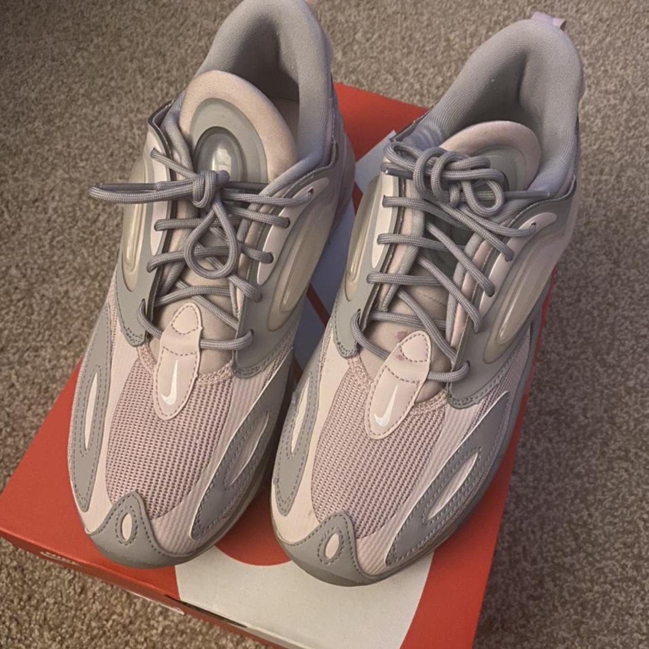 Nike Women's Pink and Grey Trainers | Depop