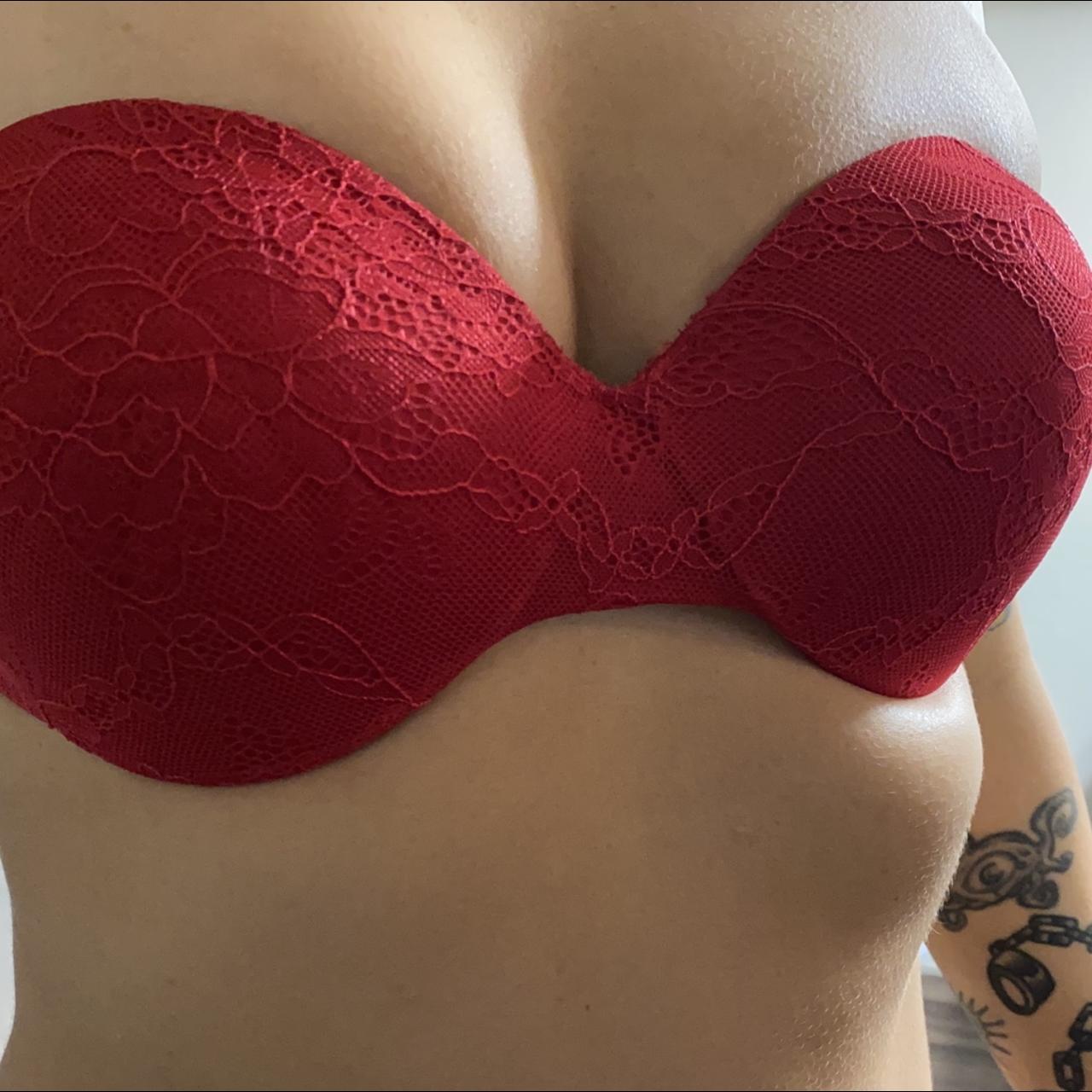 Size 36B red lace, strapless Black Heart bra 🖤 - Depop