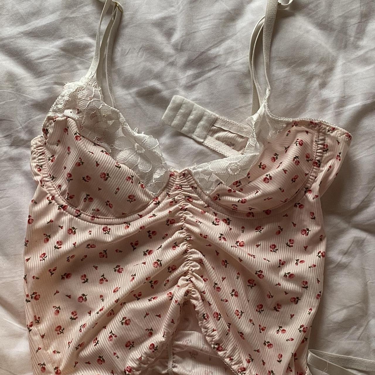 most gorgeous corset cami will fit a 6 never worn - Depop