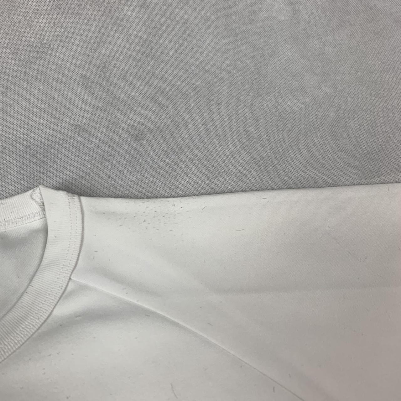 Nike Men's White and Navy T-shirt | Depop