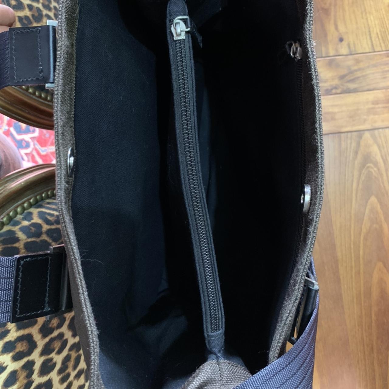 Borsa SALVATORE FERRAGAMO pari al nuovo, in tela... - Depop