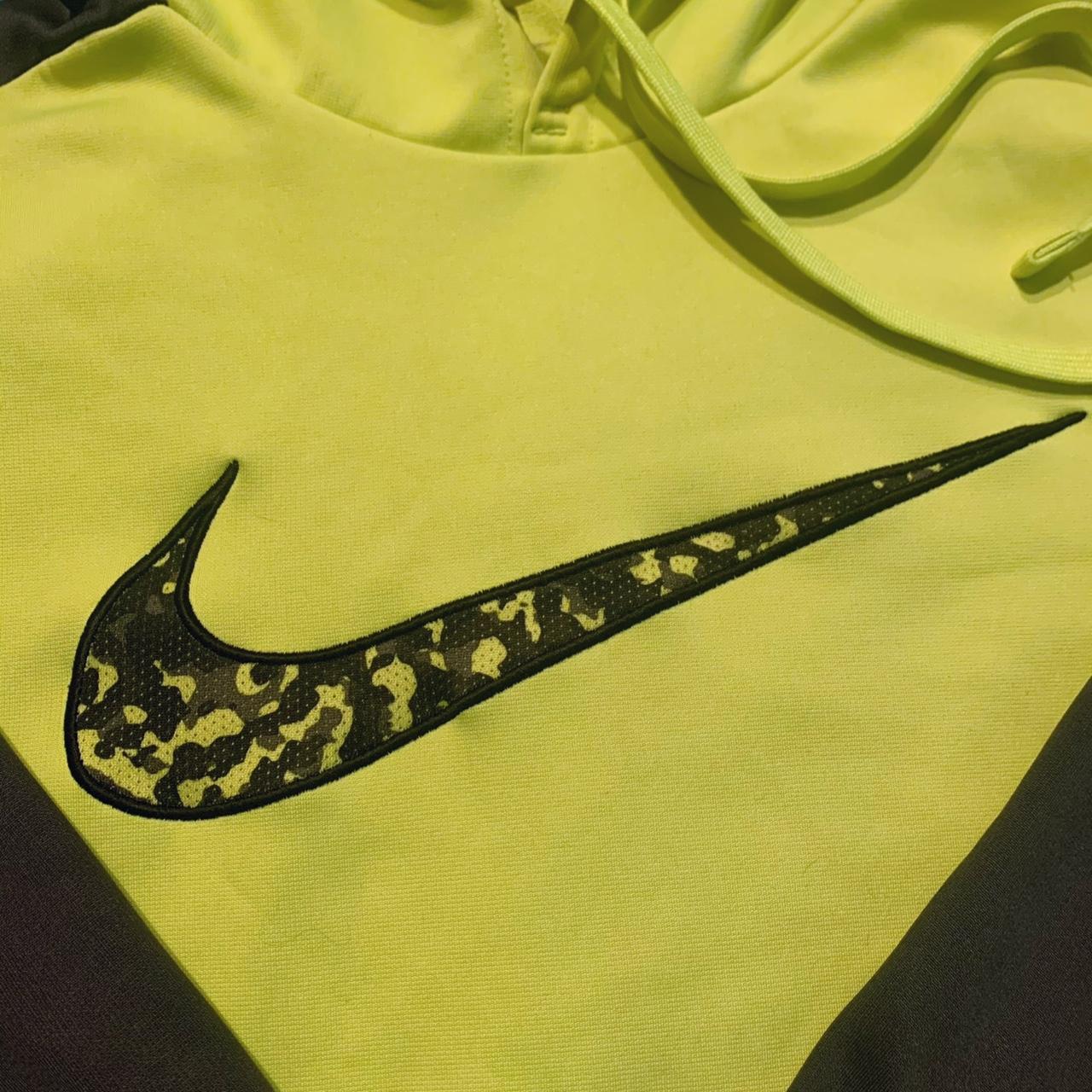 Highlighter hot sale yellow nike