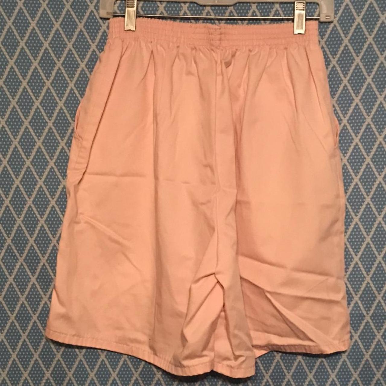 Chic Women's Pink Shorts (3)