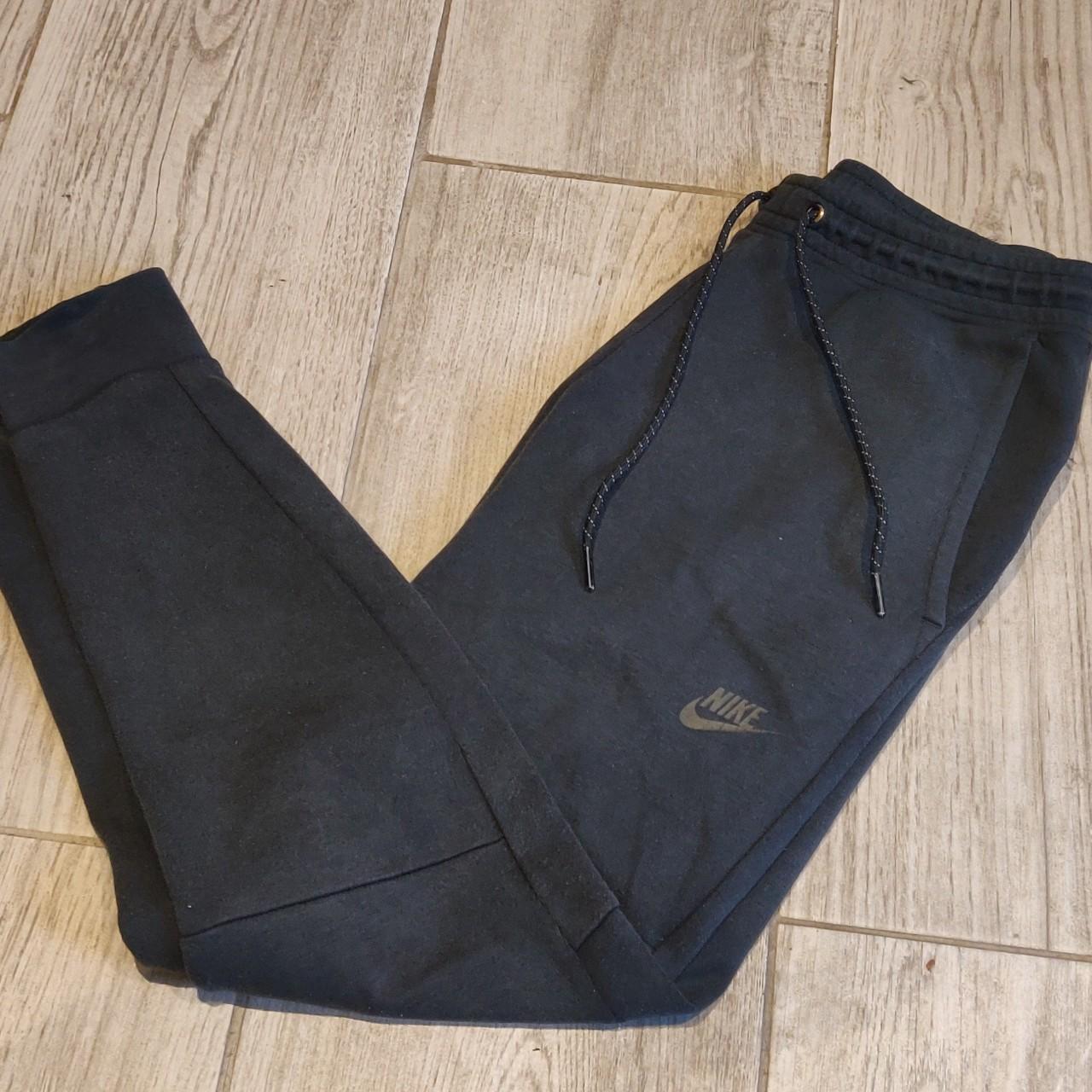 nike tech fleece joggers old season