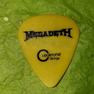 Dave mustaine deals guitar pick