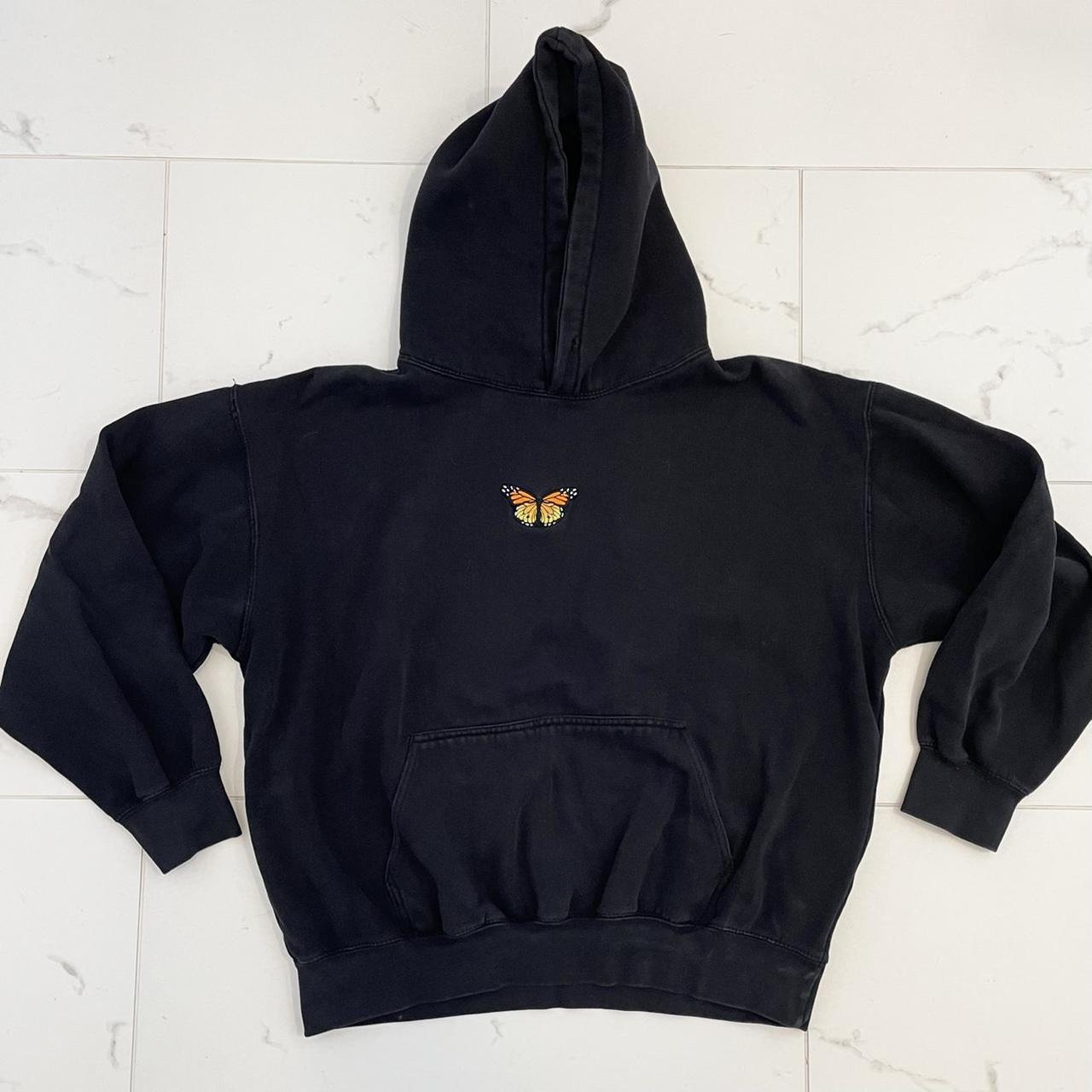 Brandy Melville Tien Butterfly Hoodie doesn t have