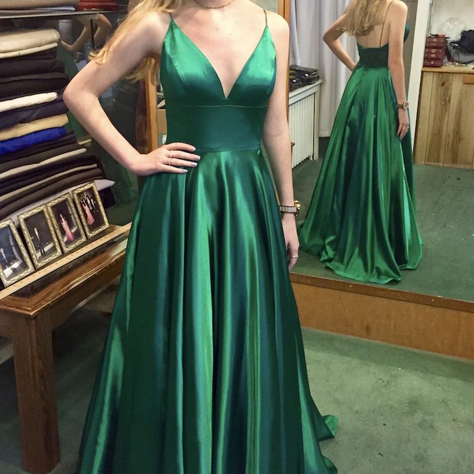 sherri hill prom dresses emerald green