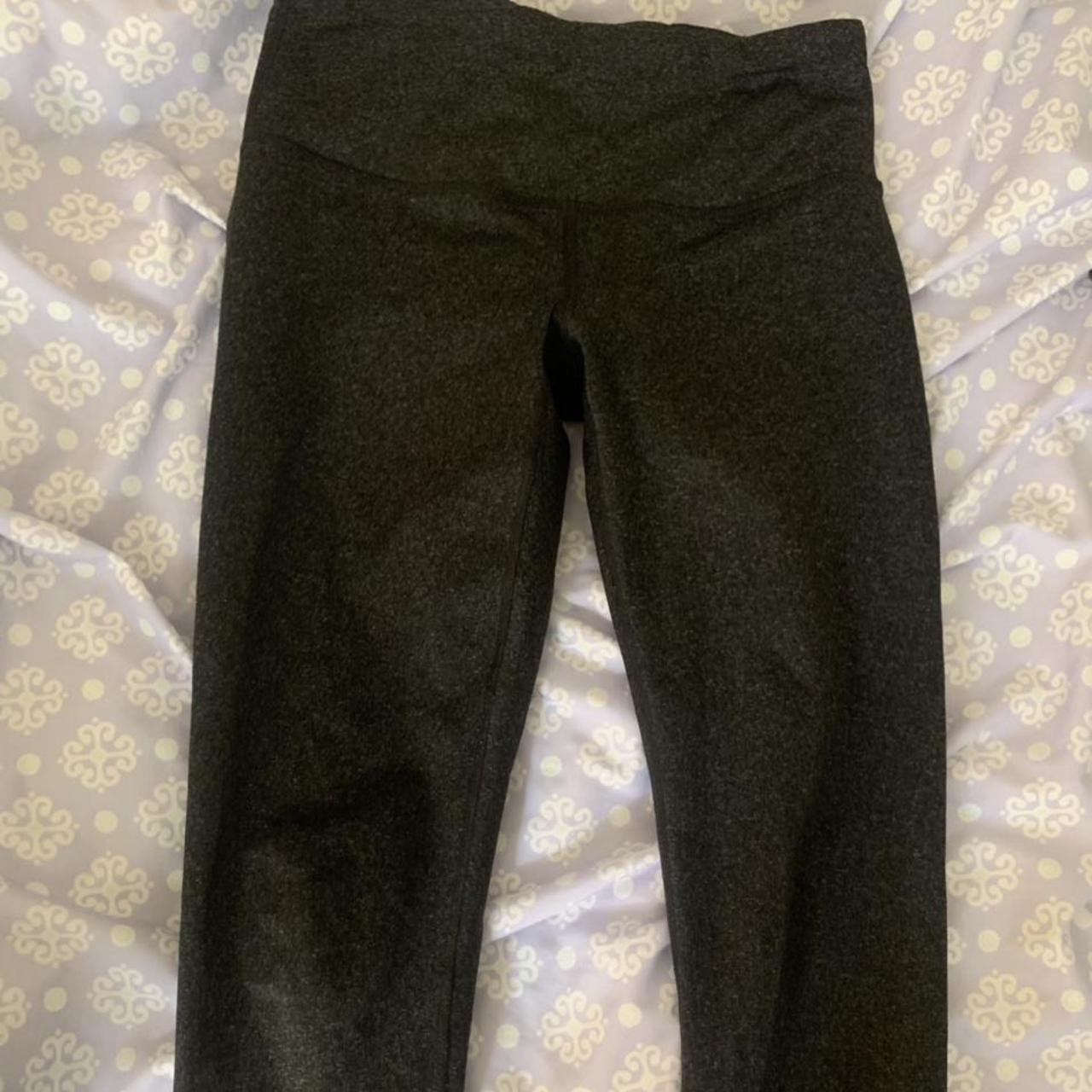 grey spotted low rise leggings size small - Depop