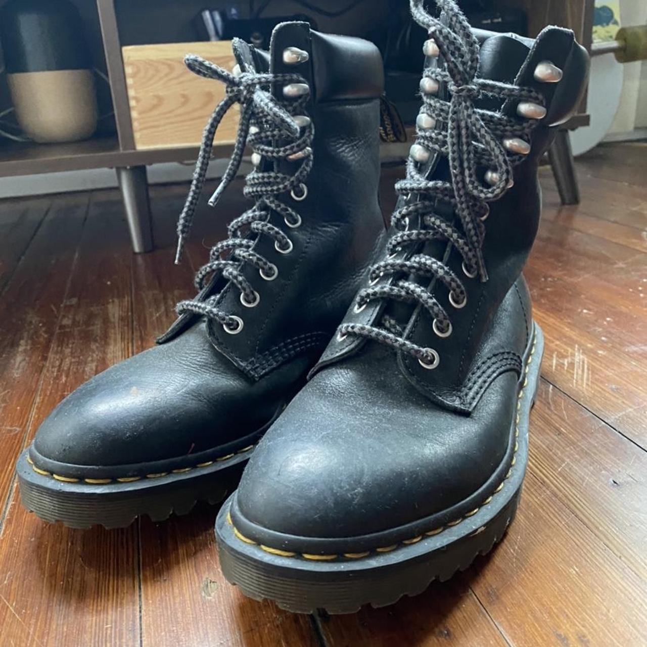 Dr martens shop used men's boots