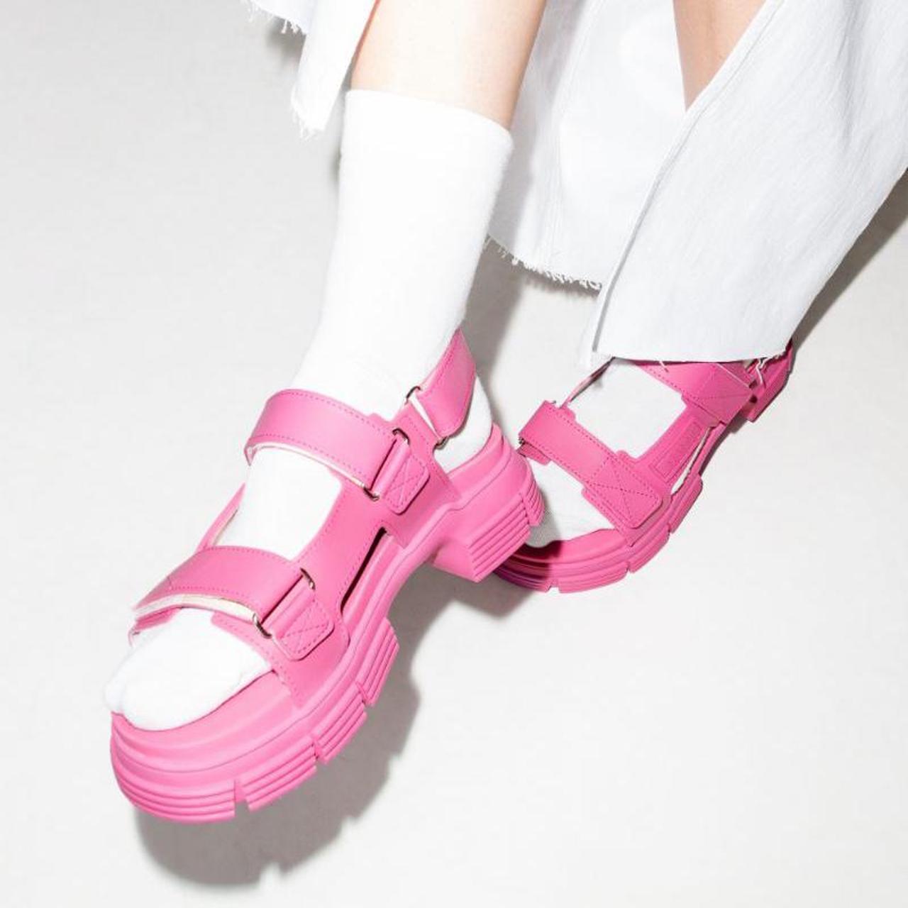 CUTE bubble gum pink GANNI double strap