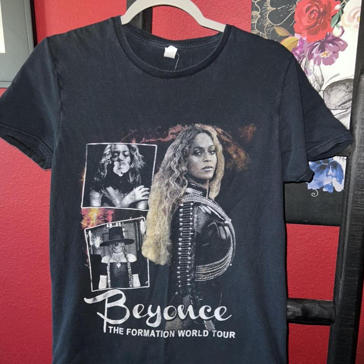 Beyoncé Tour 2016 shirt small - Depop