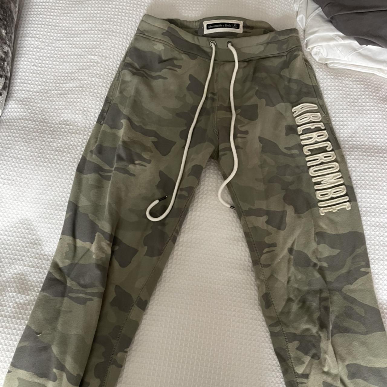 abercrombie joggers msg me if interested 🤍 - Depop