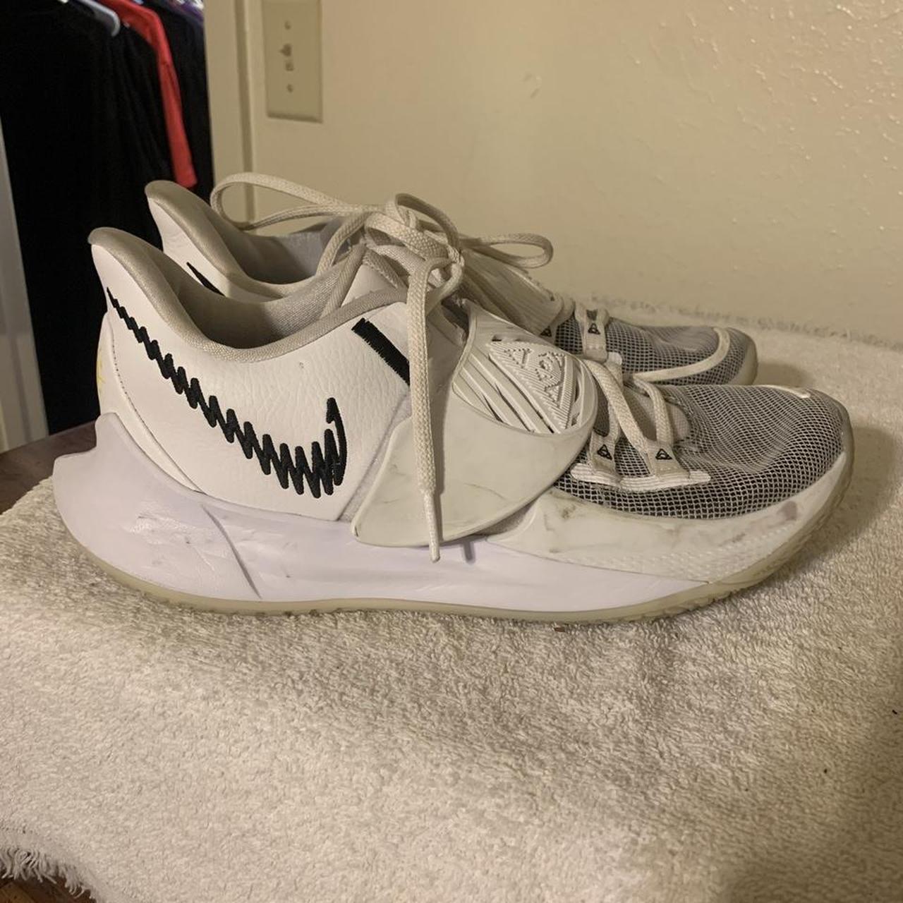 nike kyrie 7 white black glow