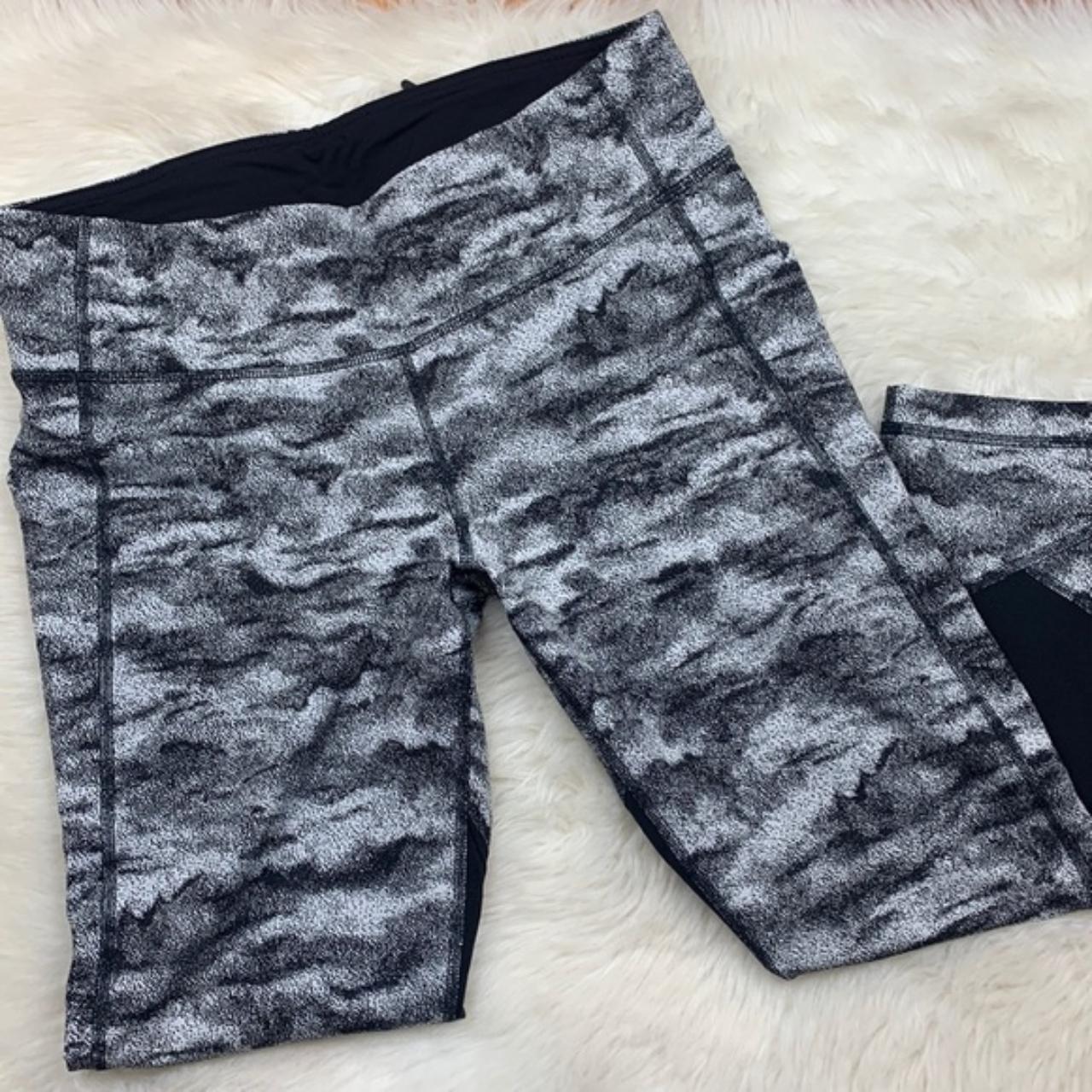 Lululemon Pace Rival Crop Leggings Grey and Black - Depop