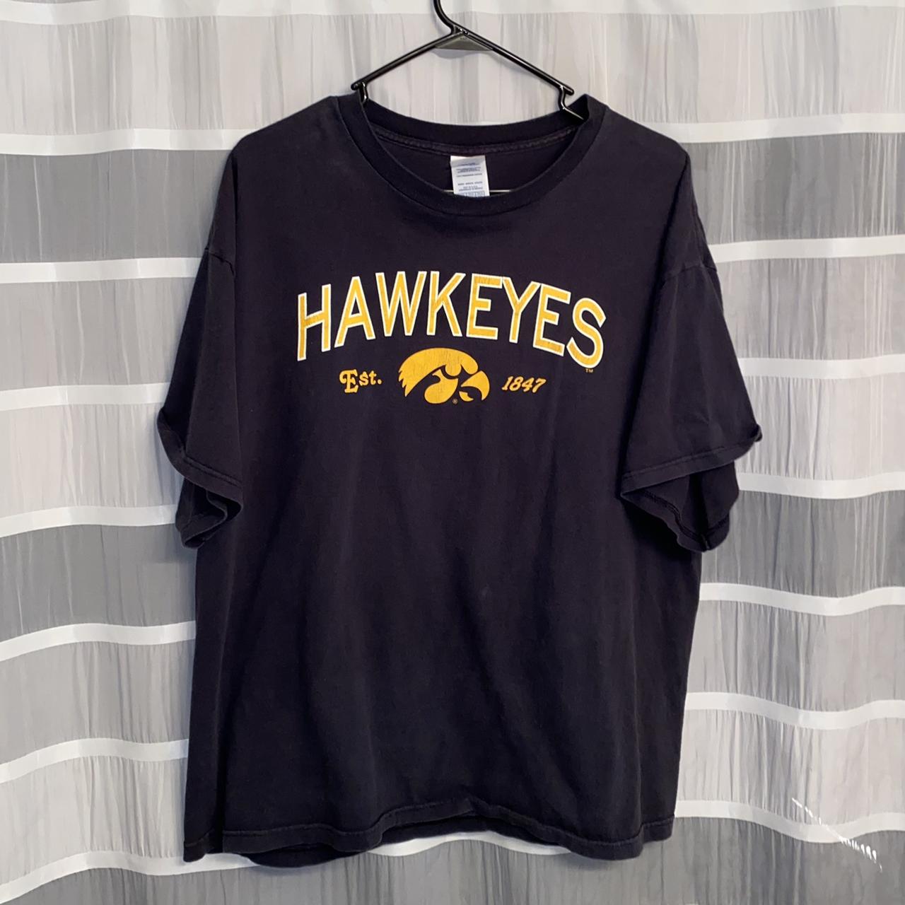 Vintage Iowa Hawkeye Shirt! Size XL! 🌼🖤 Model is... - Depop