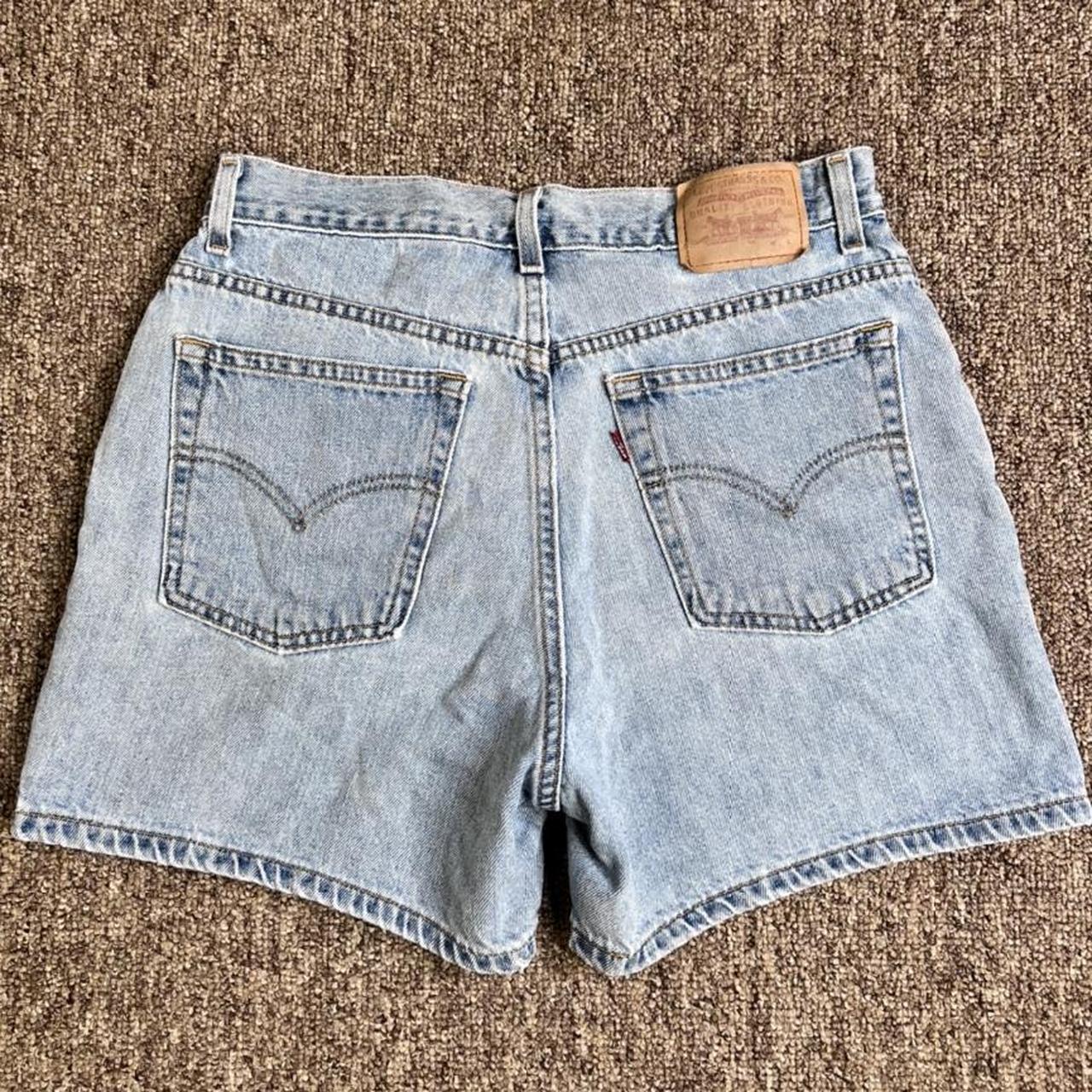 trendy levi shorts